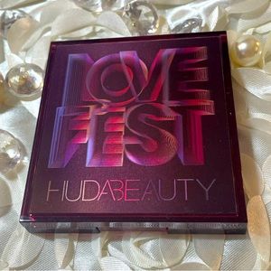 NWOT 🧡💜 HUDA Beauty Lovefest Eyeshadow Palette